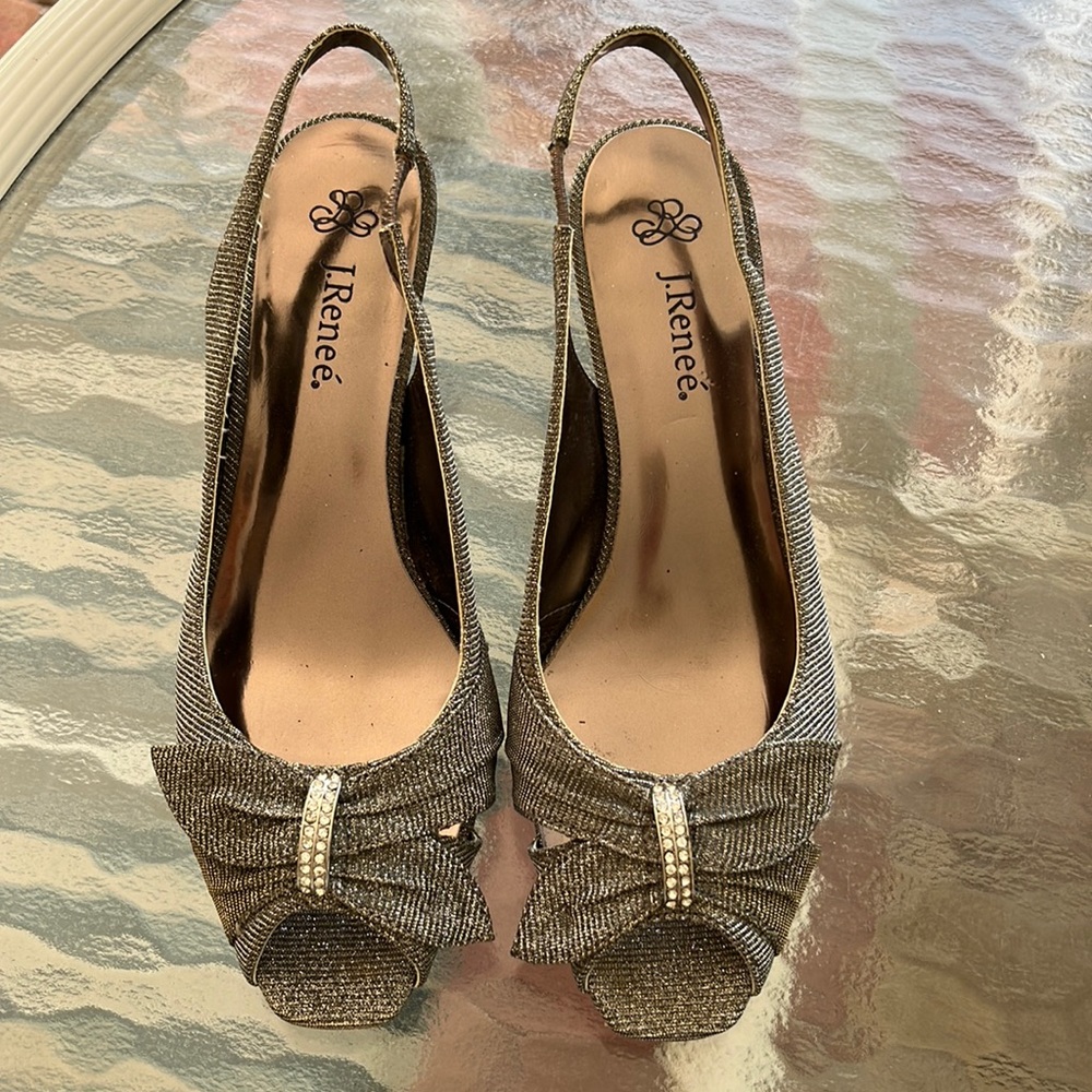 J. Renee Sparking Silver Peep Toe Slingback Heels w/rhinestone Orn. Sz 8.5